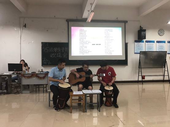 圖片包含 室內(nèi), 墻壁, 天花板, 地板描述已自動(dòng)生成